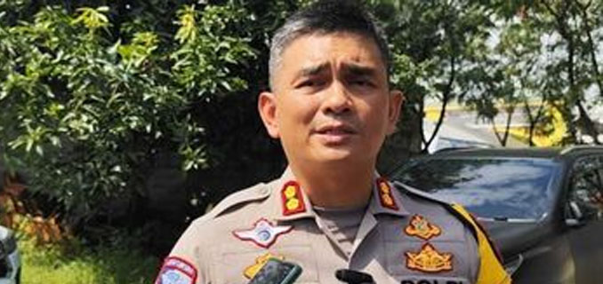 Viral Aspal Mengelupas Saat Banjir di Cirebon, Polisi Itu Kejadian 2024